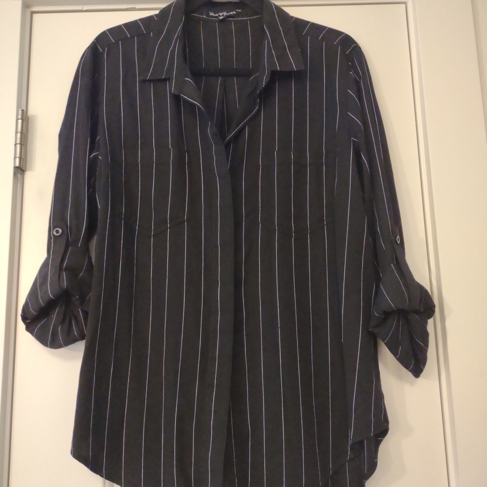 SALE Velvet Heart Black and White Blouse with Adjustable Sleeves